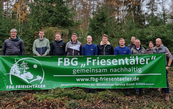 FKT Formenbau und Kunststofftechnik pflanzt 200 Bäume 200 Bäume statt Weihnachtsgeschenke