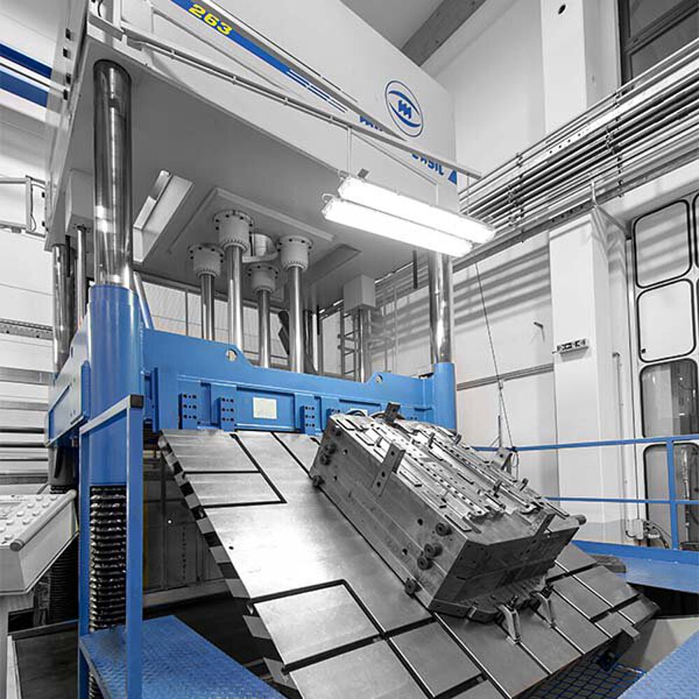 Tuschierpresse Tuschierpresse Millutensil MIL263 mit aufgespanntem Werkzeug